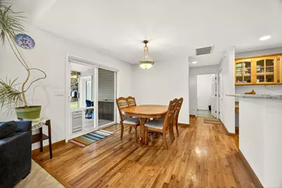 884 Mendolia Way, Central Point, OR 97502 - Photo 9