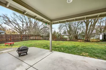 884 Mendolia Way, Central Point, OR 97502 - Photo 23