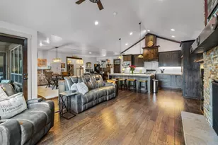 17783 SW Chaparral Dr, Powell Butte, OR 97753 - Photo 3