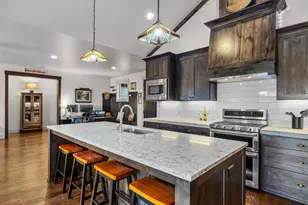 17783 SW Chaparral Dr, Powell Butte, OR 97753 - Photo 11