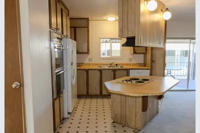 1001 Roguelea Lane, Grants Pass, OR 97526 - Photo 9