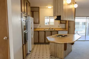 1001 Roguelea Ln, Grants Pass, OR 97526 - Photo 9