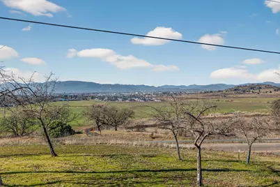 3320 N Foothill Road, Medford, OR 97504 - Photo 77