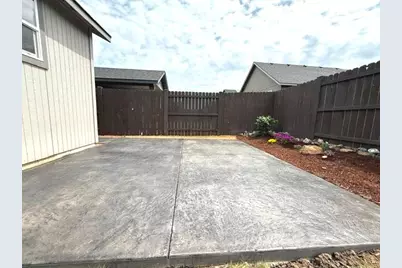 2474 NW Kingwood Avenue, Redmond, OR 97756 - Photo 17