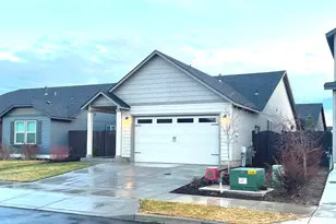 2474 NW Kingwood Ave NW, Redmond, OR 97756 - Photo 1