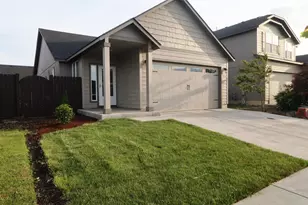 2474 NW Kingwood Ave, Redmond, OR 97756 - Photo 1