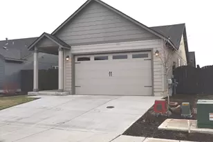 2474 NW Kingwood Ave, Redmond, OR 97756 - Photo 1