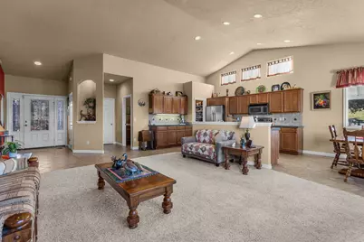 569 SE Nugget Lane, Madras, OR 97741 - Photo 7