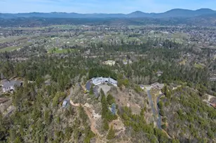 3601 Campus View Dr, Grants Pass, OR 97527 - Photo 9