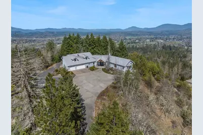 3601 Campus View Drive, Grants Pass, OR 97527 - Photo 11