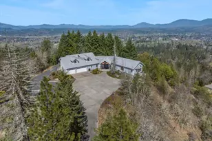 3601 Campus View Dr, Grants Pass, OR 97527 - Photo 11