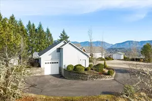 3601 Campus View Dr, Grants Pass, OR 97527 - Photo 61