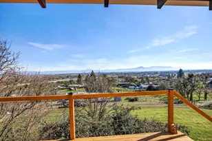 6251 Ventura Ln, Central Point, OR 97502 - Photo 61