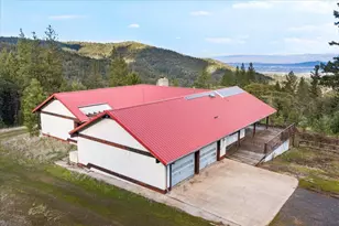 2501 Wagon Trail Dr, Jacksonville, OR 97530 - Photo 5