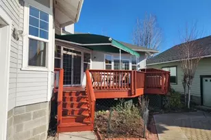 843 Plum Ridge Dr, Ashland, OR 97520 - Photo 35