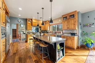 252 Frontier Ln, Grants Pass, OR 97526 - Photo 9