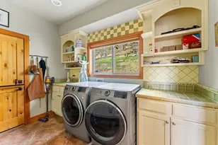 252 Frontier Ln, Grants Pass, OR 97526 - Photo 15