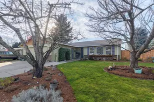 1116 SW Spruce St, Grants Pass, OR 97526 - Photo 3