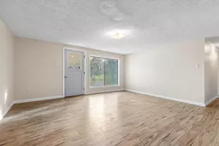 180 Long Acres Rd, Grants Pass, OR 97527 - Photo 5