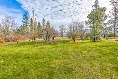 180 Long Acres Road, Grants Pass, OR 97527 - Photo 27