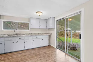 180 Long Acres Rd, Grants Pass, OR 97527 - Photo 9