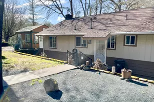 5191 Cloverlawn Dr, Grants Pass, OR 97527 - Photo 1