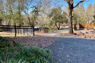 5191 Cloverlawn Dr, Grants Pass, OR 97527 - Photo 29