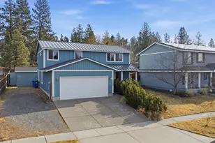 2500 NW Summerhill Dr, Bend, OR 97703 - Photo 1