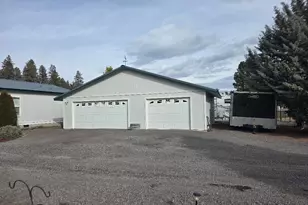 32928 Rivers Dr, Chiloquin, OR 97624 - Photo 3