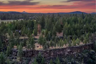 1122 NW Foxwood Pl, Bend, OR 97703 - Photo 21