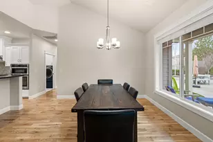 4035 Crystal Springs Dr, Medford, OR 97504 - Photo 27