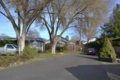 285 Lakeview Drive, Grants Pass, OR 97526 - Photo 19