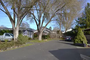 285 Lakeview Dr, Grants Pass, OR 97526 - Photo 19