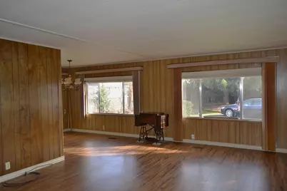 285 Lakeview Drive, Grants Pass, OR 97526 - Photo 7