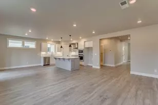19318 SW Marshmallow Pl, Bend, OR 97702 - Photo 7