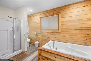 9511 Sterling Creek Rd, Jacksonville, OR 97530 - Photo 15