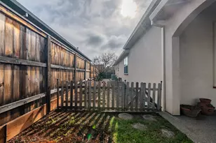 3821 Sherwood Park Dr, Medford, OR 97504 - Photo 39