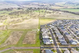 3821 Sherwood Park Dr, Medford, OR 97504 - Photo 47