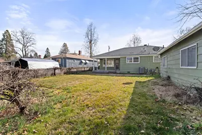 1124 Mt Pitt Avenue, Medford, OR 97501 - Photo 25