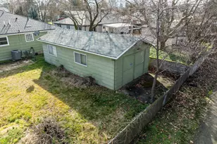 1124 Mount Pitt Ave, Medford, OR 97501 - Photo 31