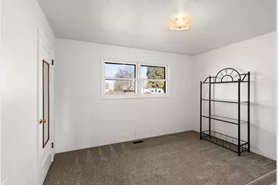 1124 Mt Pitt Avenue, Medford, OR 97501 - Photo 15