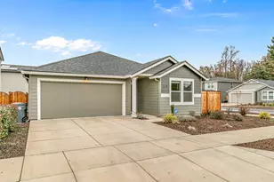 567 Black Bear Dr, Medford, OR 97501 - Photo 1