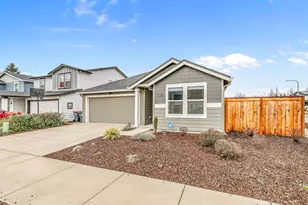 567 Black Bear Dr, Medford, OR 97501 - Photo 3