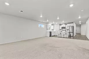 567 Black Bear Dr, Medford, OR 97501 - Photo 23