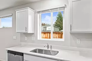 567 Black Bear Dr, Medford, OR 97501 - Photo 19