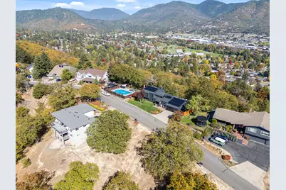 1021 NW Starlite Place, Grants Pass, OR 97526 - Photo 49