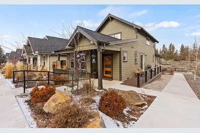 1078 E Black Butte Avenue, Sisters, OR 97759 - Photo 1