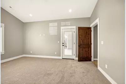 1319 Utah Drive, Medford, OR 97504 - Photo 19