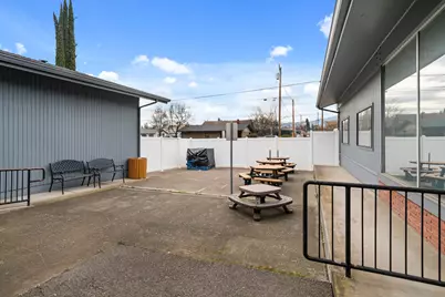 914 W Main Street, Medford, OR 97501 - Photo 5