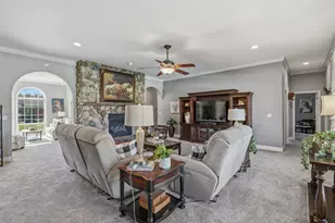 294 Valle Vista Dr, Grants Pass, OR 97527 - Photo 9